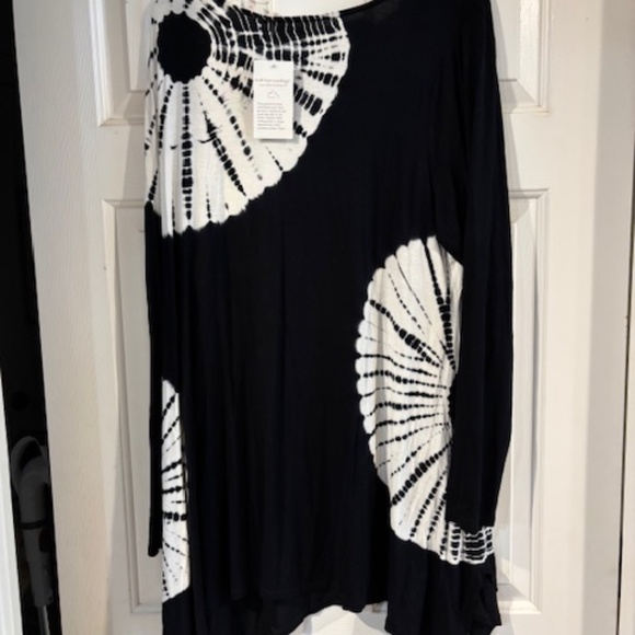 Soft Surrounding (NWT) Tye dye top- 1X- Long - Picture 3 of 4